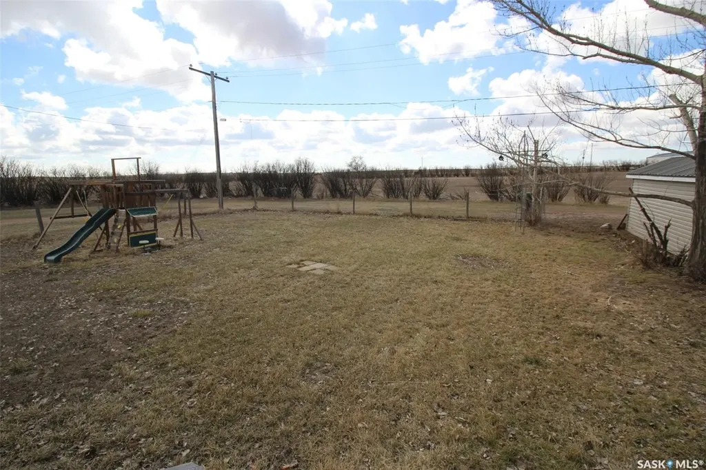 504 3rd Avenue E Frontier SK S0N 0W0