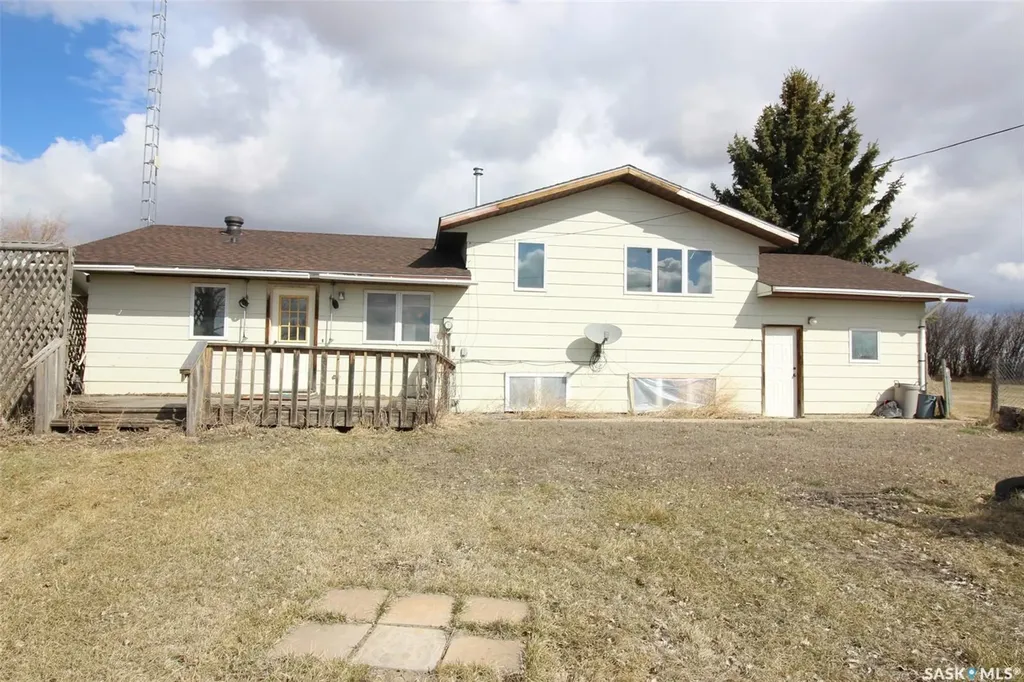504 3rd Avenue E Frontier SK S0N 0W0