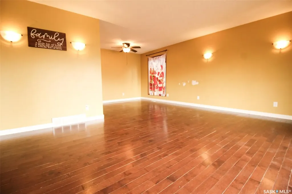 504 3rd Avenue E Frontier SK S0N 0W0