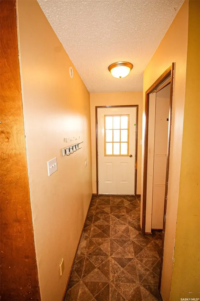 504 3rd Avenue E Frontier SK S0N 0W0