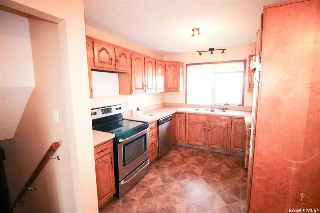 504 3rd Avenue E Frontier SK S0N 0W0