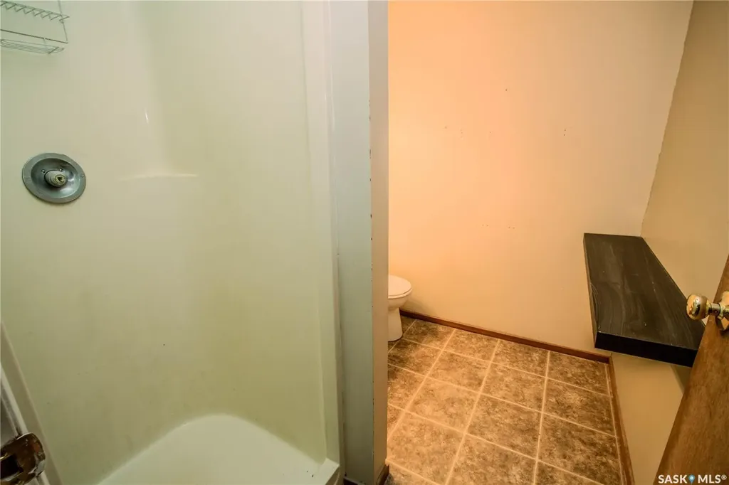 344 Angus Street Regina SK S4R 3K6