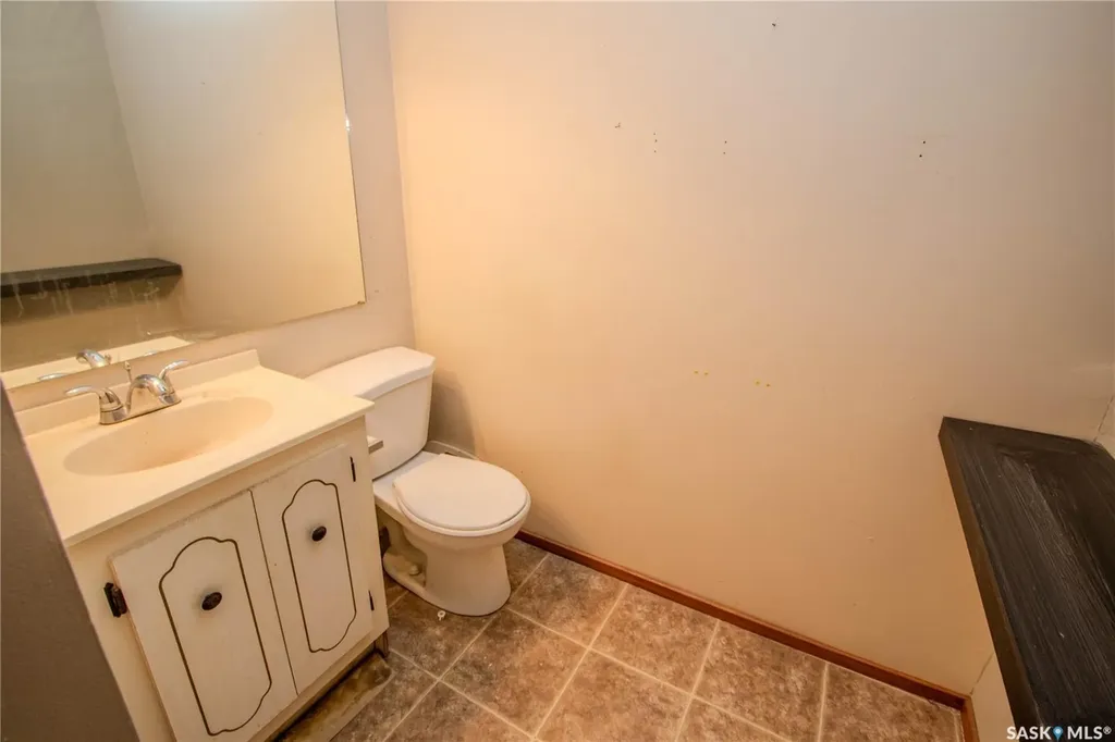 344 Angus Street Regina SK S4R 3K6
