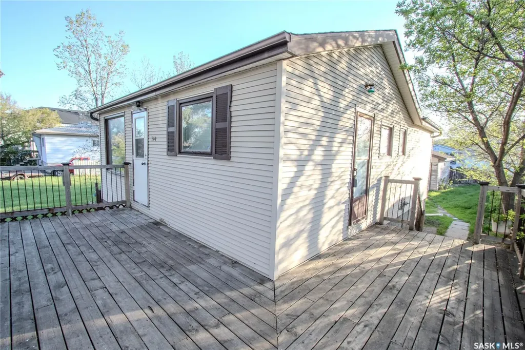 344 Angus Street Regina SK S4R 3K6