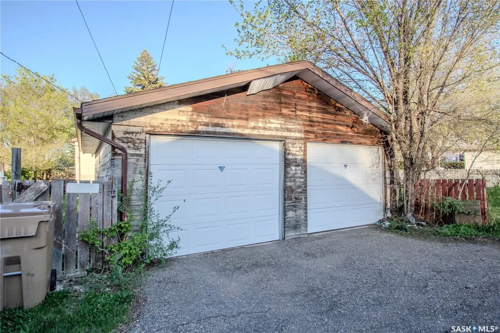 344 Angus Street Regina SK S4R 3K6