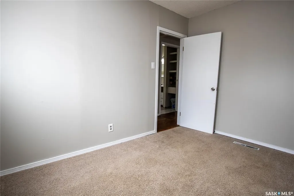 344 Angus Street Regina SK S4R 3K6