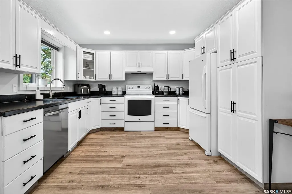 107 Cottonwood Street Caronport SK S0H 0S0