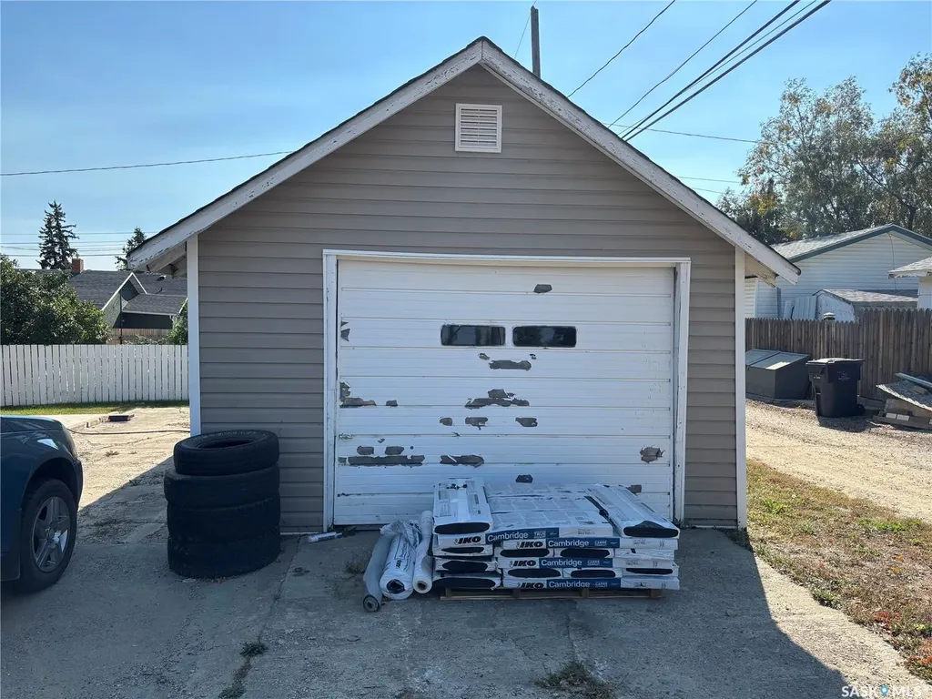 476 4th Avenue NW Swift Current SK S9H 0V3