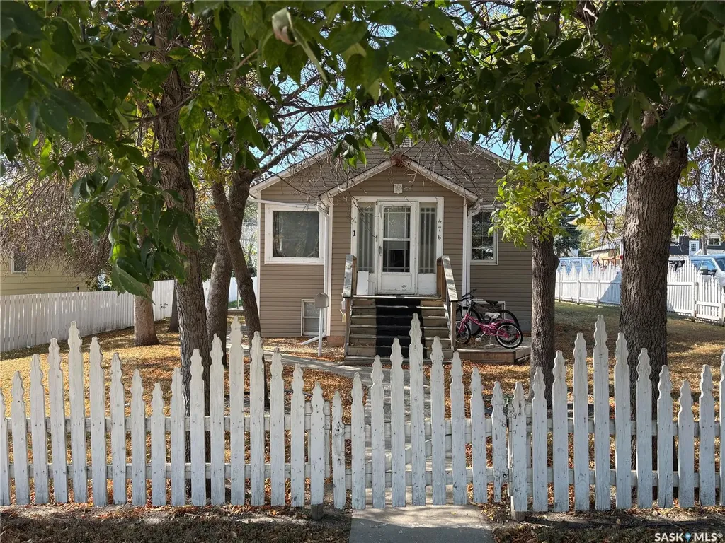 476 4th Avenue NW Swift Current SK S9H 0V3
