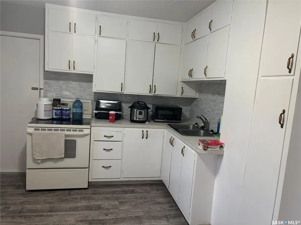 476 4th Avenue NW Swift Current SK S9H 0V3