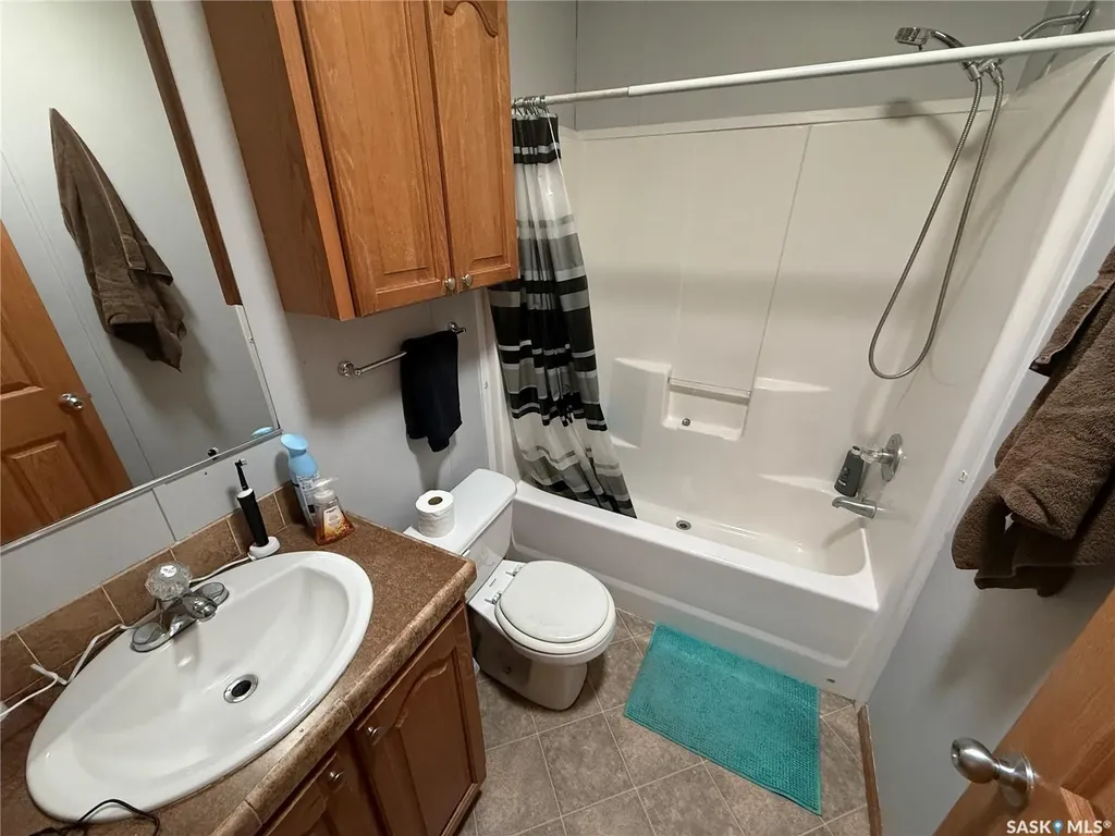 106 1st Avenue SW Weyburn SK S4H 2J1