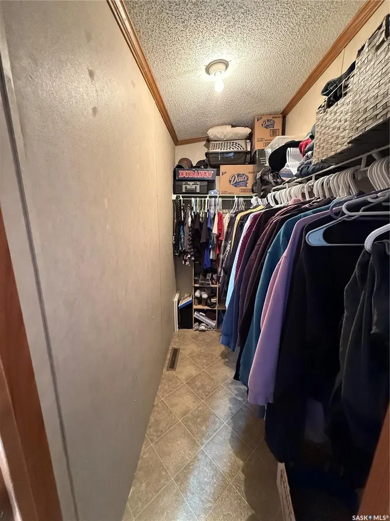 106 1st Avenue SW Weyburn SK S4H 2J1