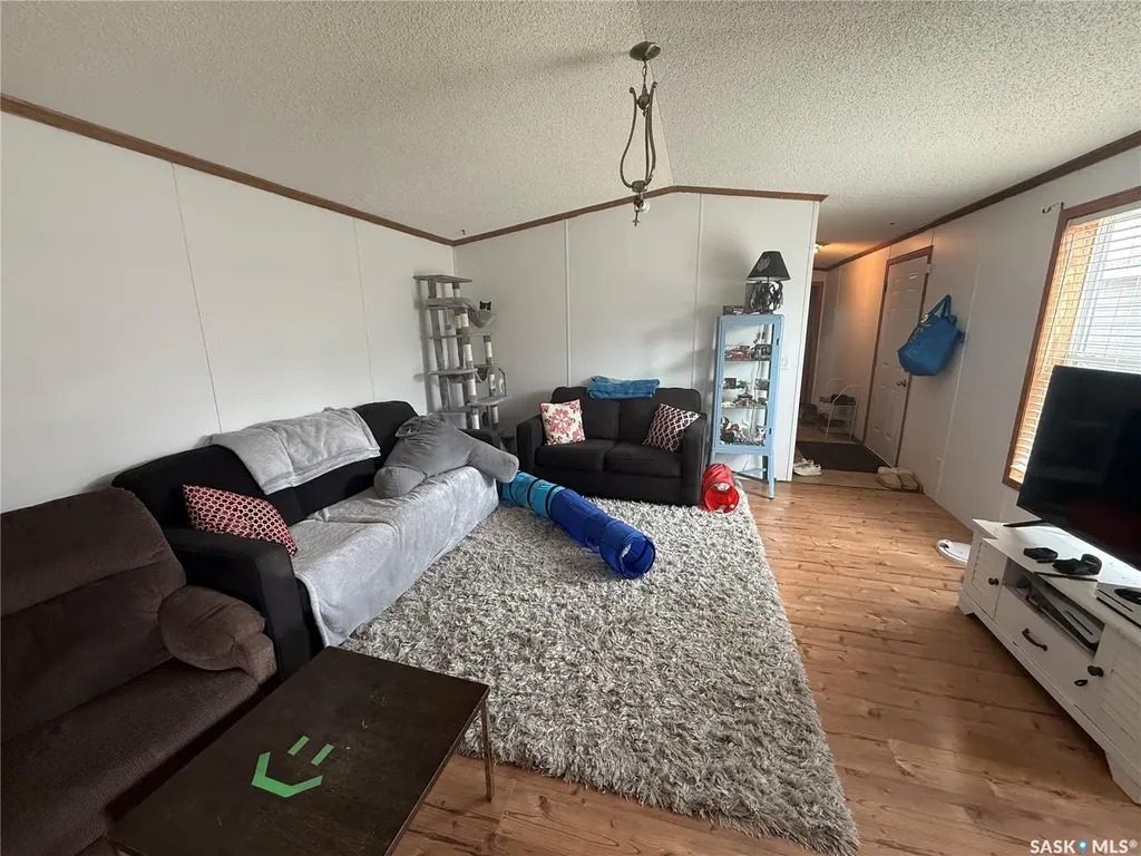106 1st Avenue SW Weyburn SK S4H 2J1