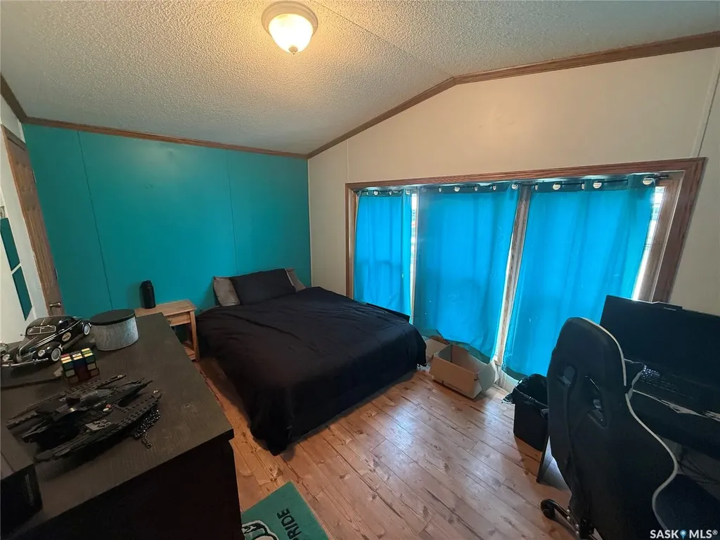 106 1st Avenue SW Weyburn SK S4H 2J1