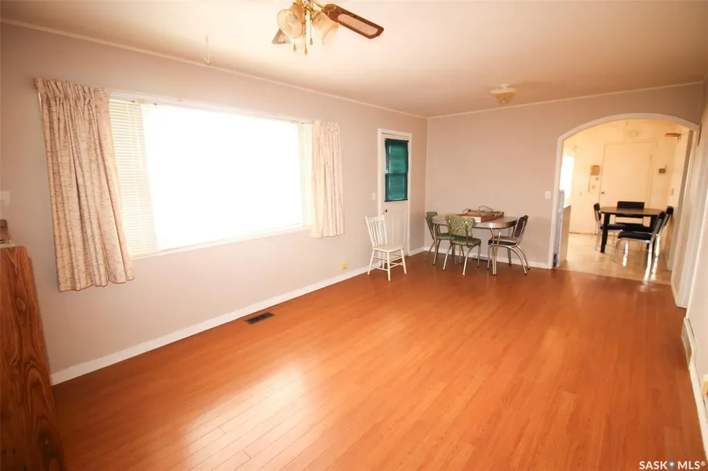 261 2nd Avenue W Shaunavon SK S0N 2M0