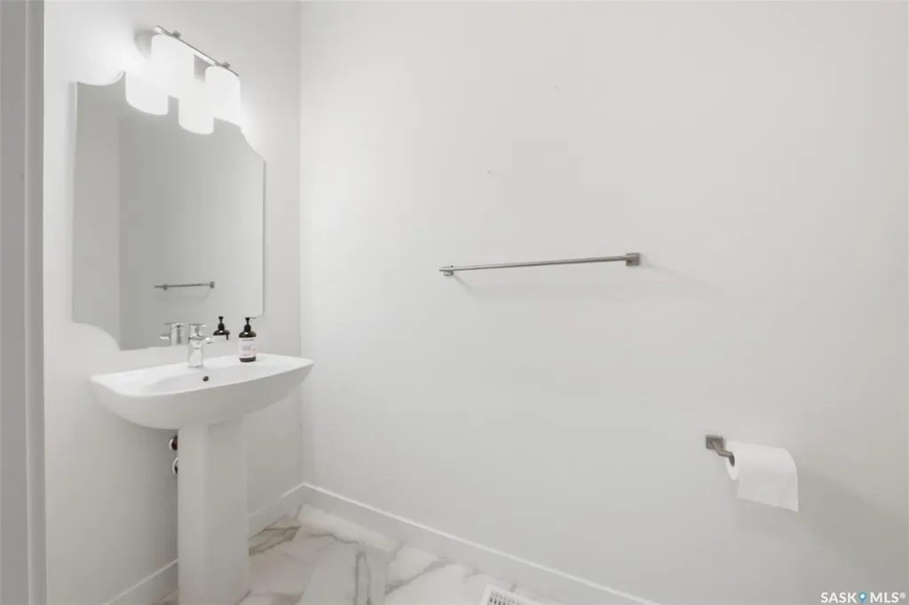 830 Kensington Boulevard Saskatoon SK S7L 6N5
