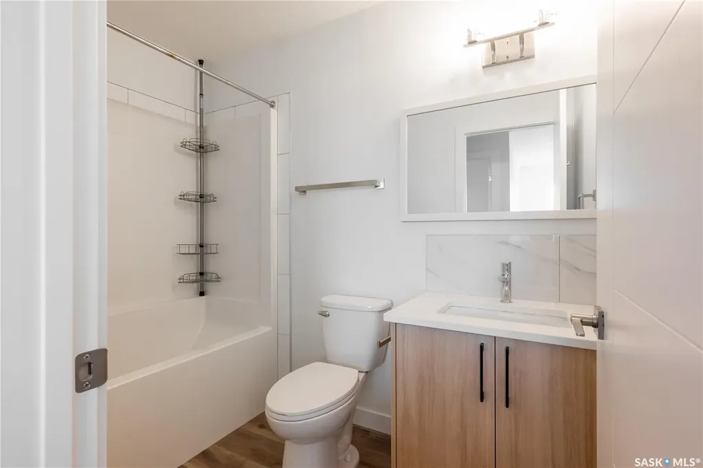 4513 Green Brooks Way E Regina SK S4V 3K5