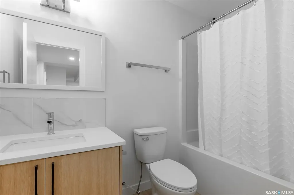 4513 Green Brooks Way E Regina SK S4V 3K5