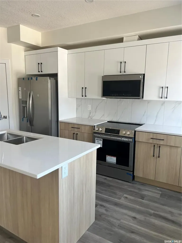 4513 Green Brooks Way E Regina SK S4V 3K5