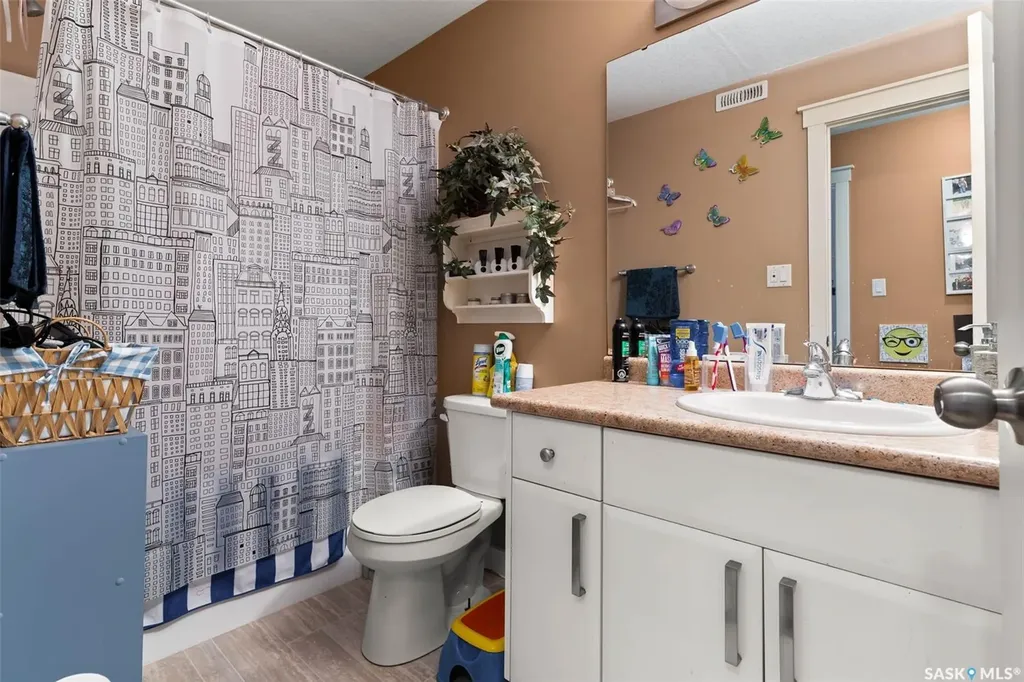 1358 Arthur Street Regina SK S4T 4V8