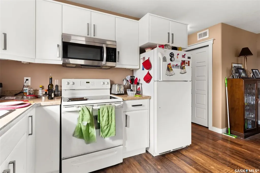 1358 Arthur Street Regina SK S4T 4V8