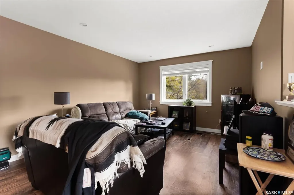 1358 Arthur Street Regina SK S4T 4V8