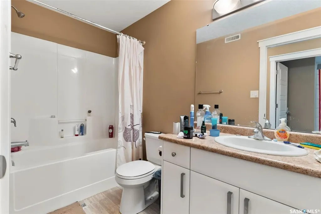 1358 Arthur Street Regina SK S4T 4V8