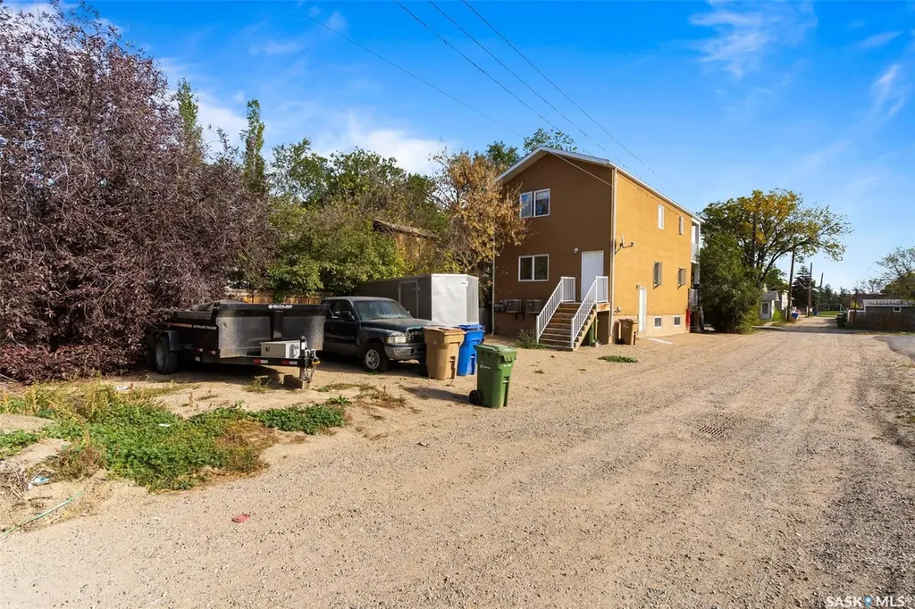 1358 Arthur Street Regina SK S4T 4V8