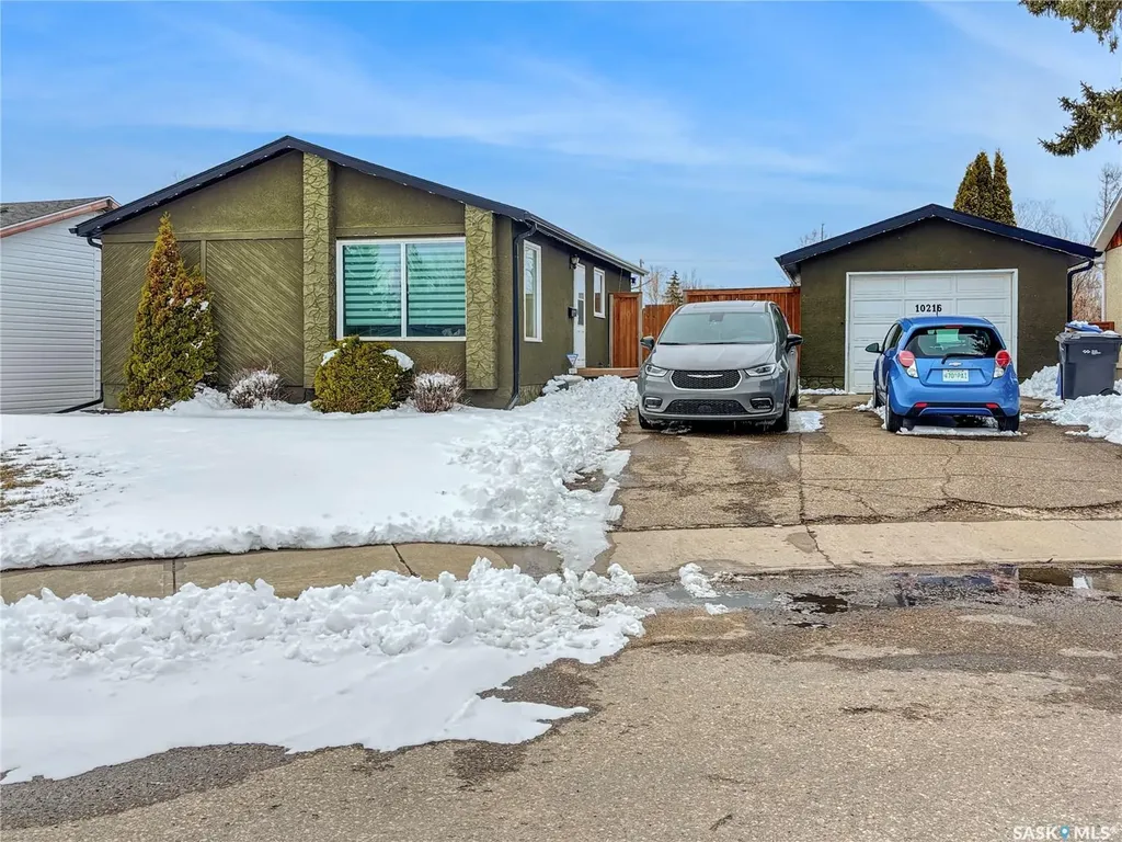 10216 Borden Crescent North Battleford SK S9A 3A1