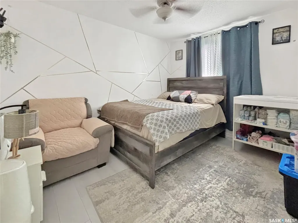 10216 Borden Crescent North Battleford SK S9A 3A1
