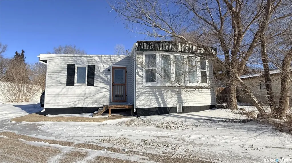 41 Royal Heights Estevan SK S4A 2T9