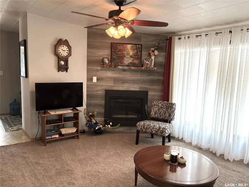 41 Royal Heights Estevan SK S4A 2T9