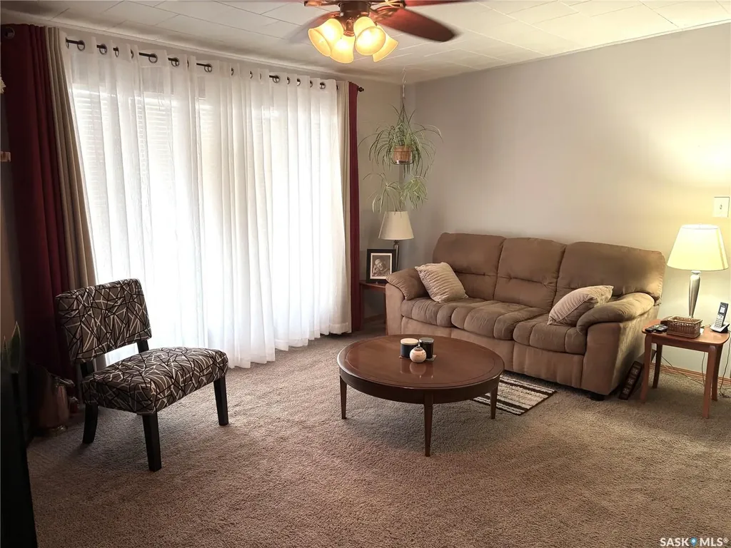 41 Royal Heights Estevan SK S4A 2T9