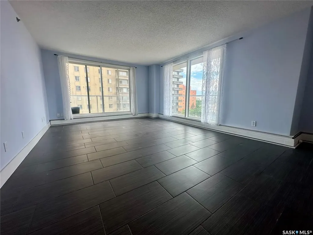 320 5th Avenue N Saskatoon SK S7K 2P5