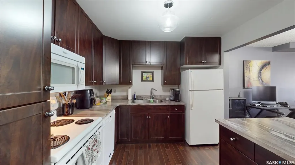 921 Main Street Saskatoon SK S7H 0K4