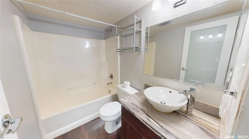 921 Main Street Saskatoon SK S7H 0K4