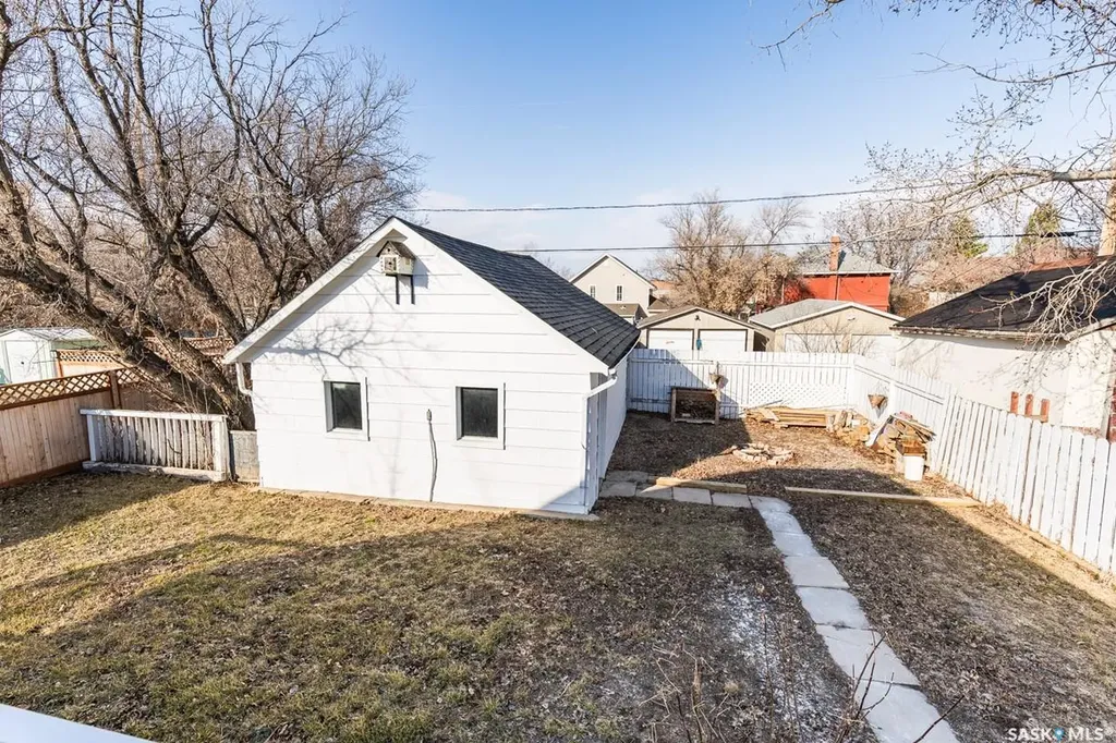 430 Columbia Avenue Kerrobert SK S0L 1R0
