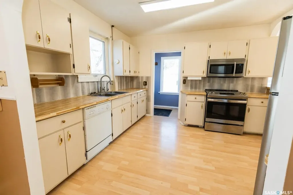 430 Columbia Avenue Kerrobert SK S0L 1R0
