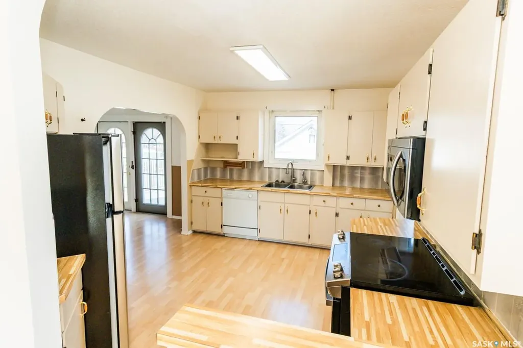 430 Columbia Avenue Kerrobert SK S0L 1R0