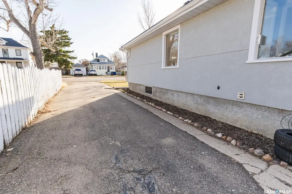430 Columbia Avenue Kerrobert SK S0L 1R0