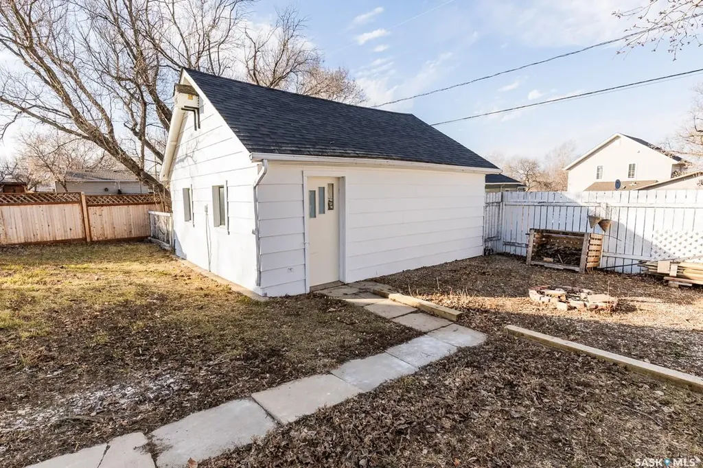 430 Columbia Avenue Kerrobert SK S0L 1R0