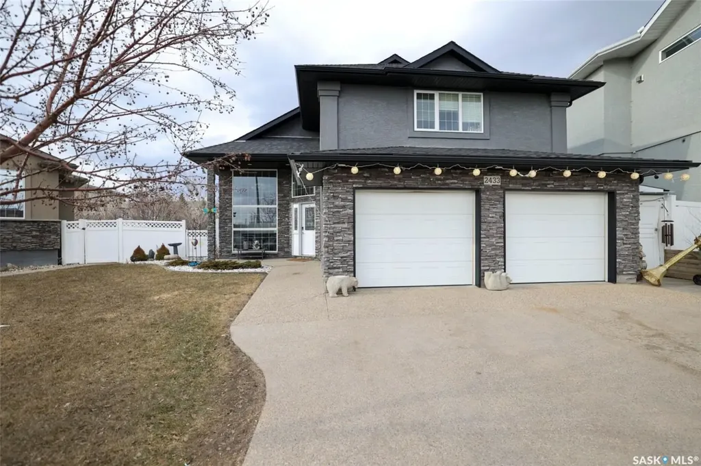 2433 Jameson Crescent Regina SK S4V 1K2