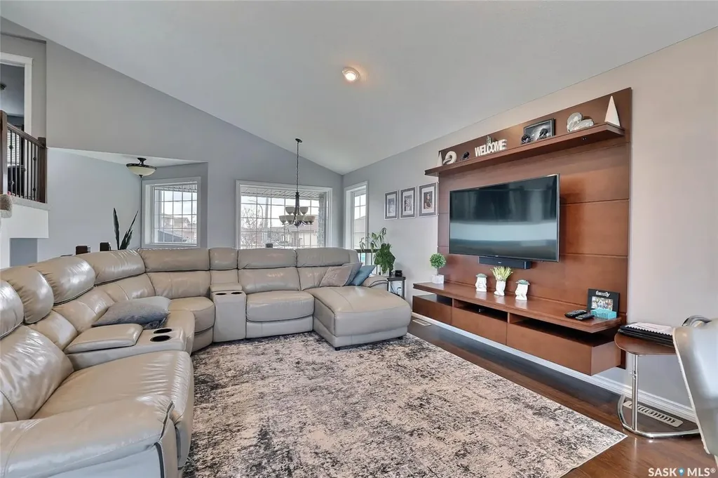 2433 Jameson Crescent Regina SK S4V 1K2