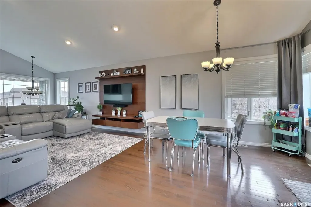 2433 Jameson Crescent Regina SK S4V 1K2