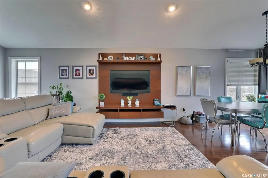 2433 Jameson Crescent Regina SK S4V 1K2