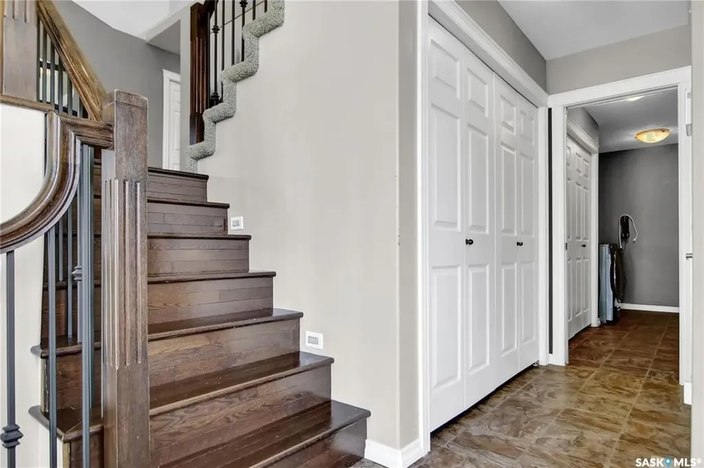 2433 Jameson Crescent Regina SK S4V 1K2