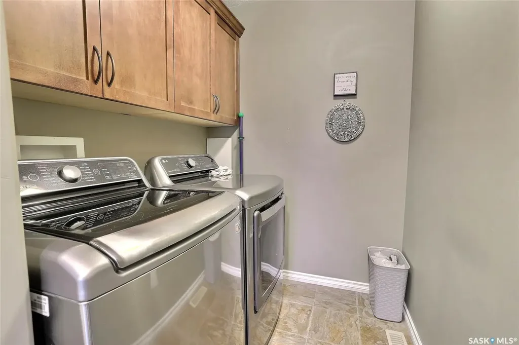 2433 Jameson Crescent Regina SK S4V 1K2