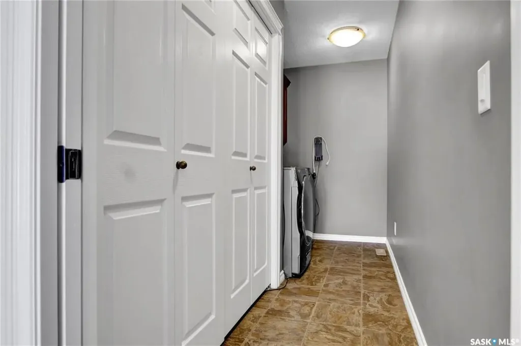 2433 Jameson Crescent Regina SK S4V 1K2
