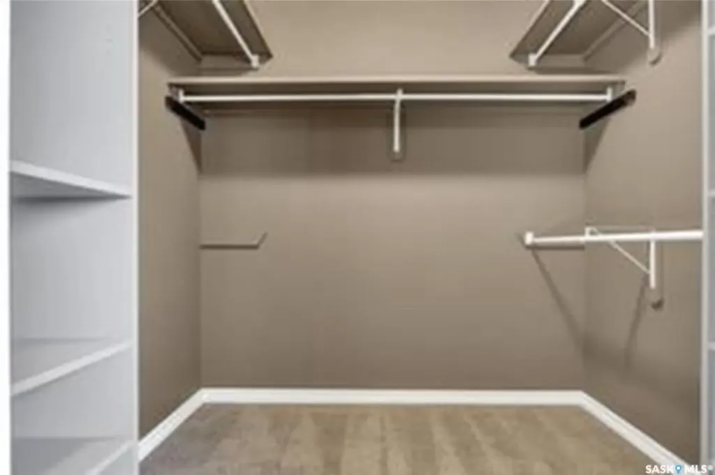 2433 Jameson Crescent Regina SK S4V 1K2