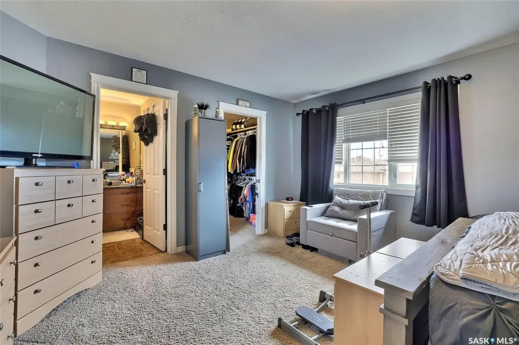 2433 Jameson Crescent Regina SK S4V 1K2
